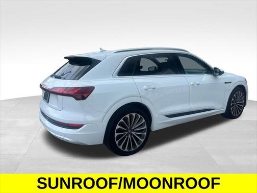 2019 Audi e-tron Premium Plus