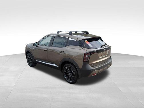 Canyon Bronze Metallic 2026 Nissan Kicks SR