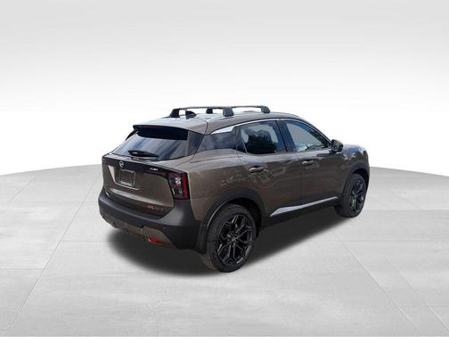 Canyon Bronze Metallic 2026 Nissan Kicks SR