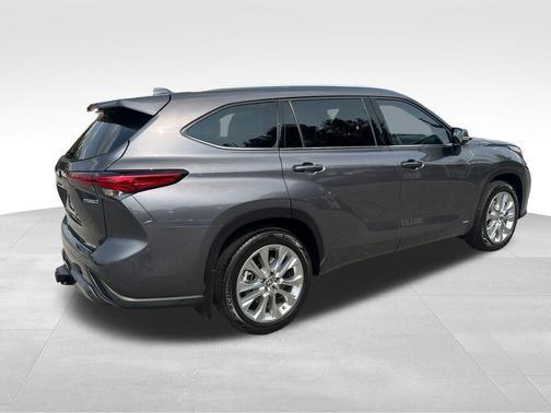 2022 Toyota Highlander Hybrid Limited