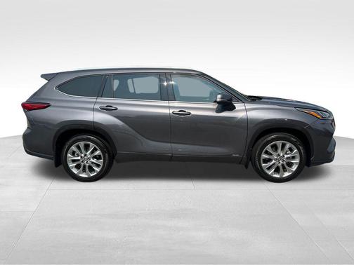 2022 Toyota Highlander Hybrid Limited