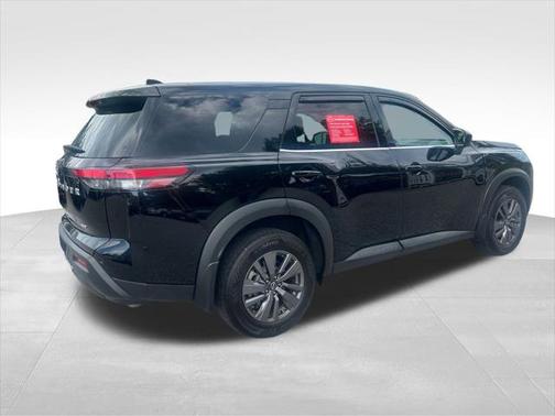 2023 Nissan Pathfinder S 4WD