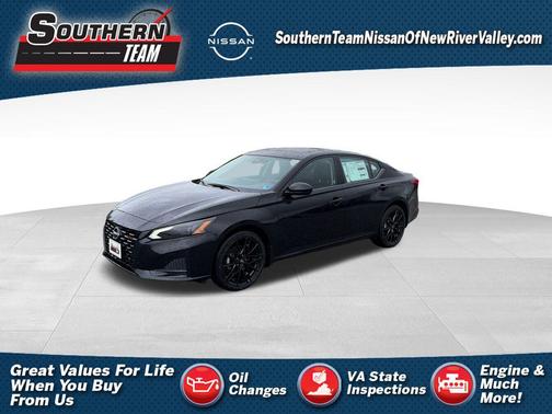 Super Black Clearcoat 2026 Nissan Altima SR AWD