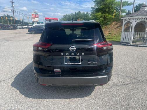 2025 Nissan Rogue SL