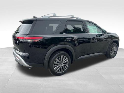 2025 Nissan Pathfinder SL 4WD