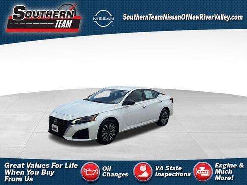 Pearl White Tricoat 2024 Nissan Altima 2.5 SV