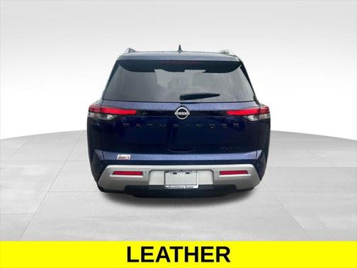 2023 Nissan Pathfinder SL 4WD