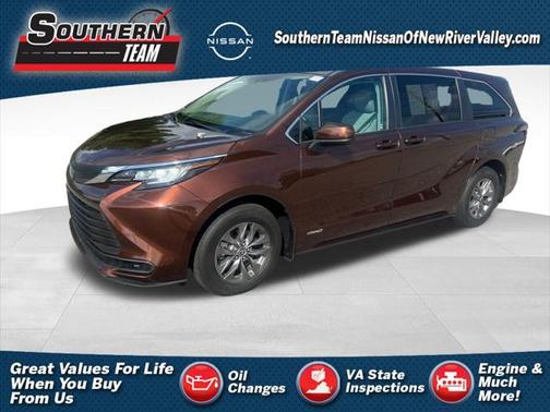 2021 Toyota Sienna LE