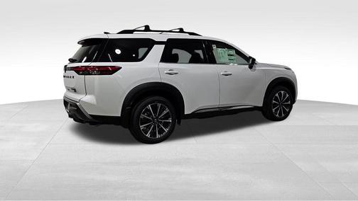 Everest White Pearl Tricoat 2026 Nissan Pathfinder Platinum