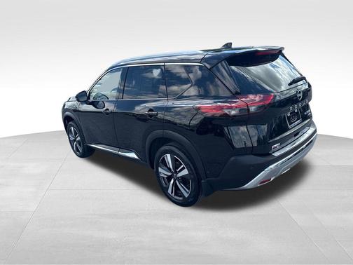 Super Black 2023 Nissan Rogue Platinum