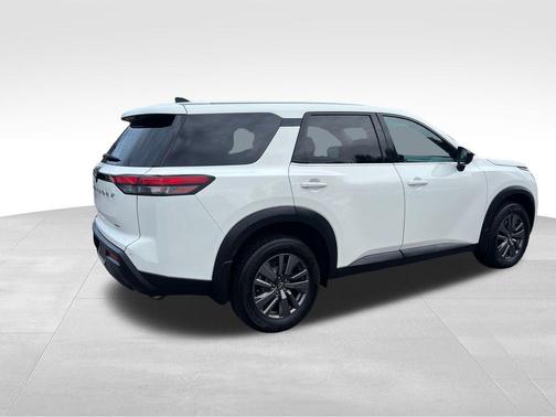 2023 Nissan Pathfinder S 4WD