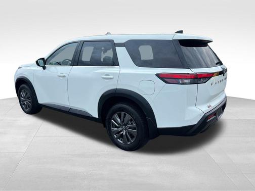 2023 Nissan Pathfinder S 4WD