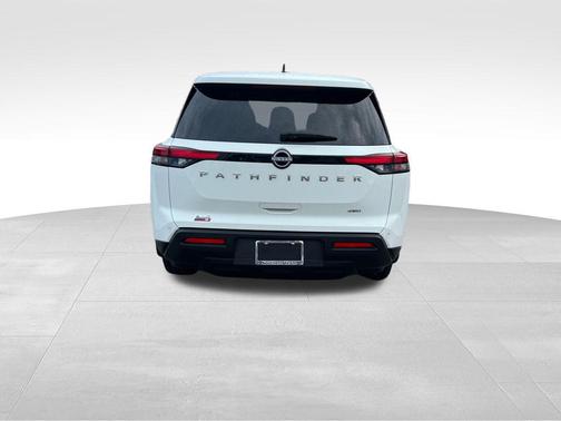 2023 Nissan Pathfinder S 4WD