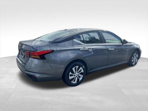 2025 Nissan Altima S FWD