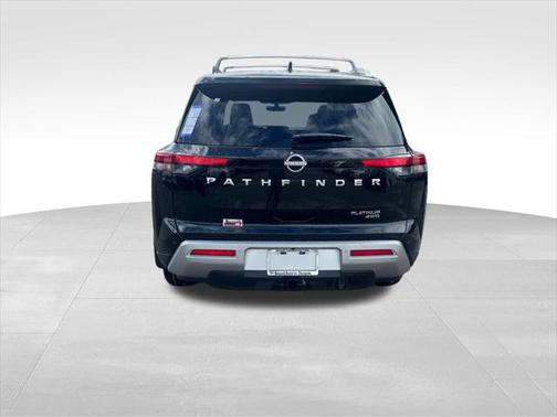 2025 Nissan Pathfinder Platinum 4WD