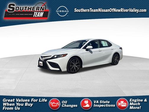 Ice 2023 Toyota Camry SE