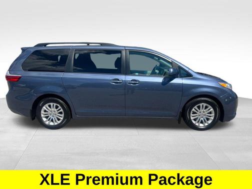 2017 Toyota Sienna XLE Premium