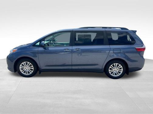 2017 Toyota Sienna XLE Premium