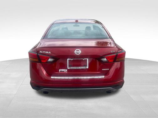 2022 Nissan Altima SR VC-Turbo FWD