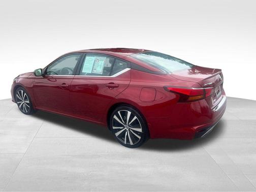 2022 Nissan Altima SR VC-Turbo FWD