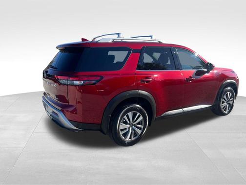 2023 Nissan Pathfinder SL 4WD