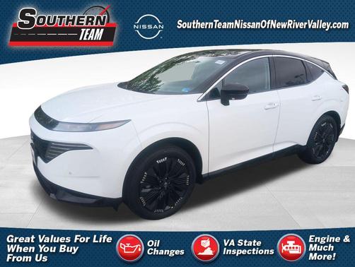 Everest White Pearl Tricoat/Super Black 2026 Nissan Murano Platinum
