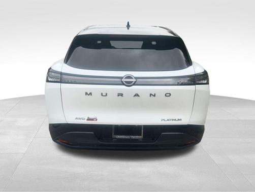 Everest White Pearl Tricoat/Super Black 2026 Nissan Murano Platinum