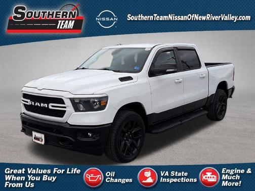 Bright White Clearcoat 2022 RAM 1500 Big Horn/Lone Star