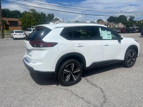 2025 Nissan Rogue SL