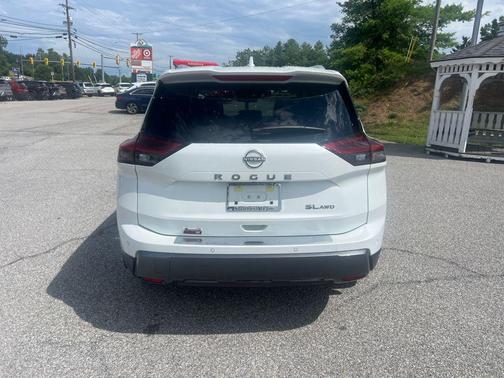 2025 Nissan Rogue SL