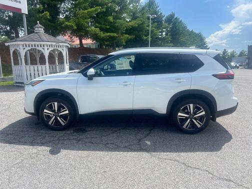 2025 Nissan Rogue SL
