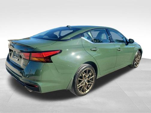 2025 Nissan Altima SR AWD