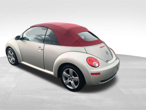 2009 Volkswagen New Beetle L
