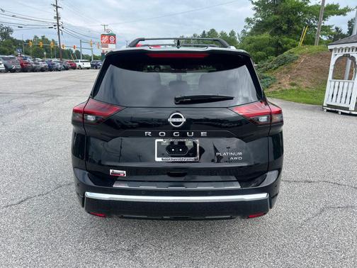 2025 Nissan Rogue Platinum
