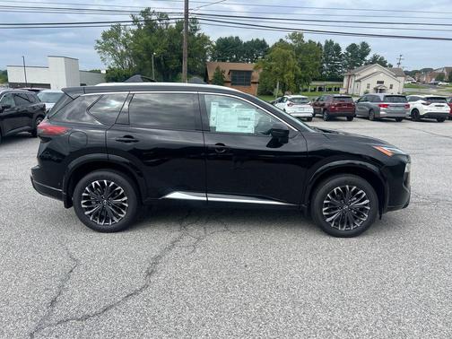 2025 Nissan Rogue Platinum