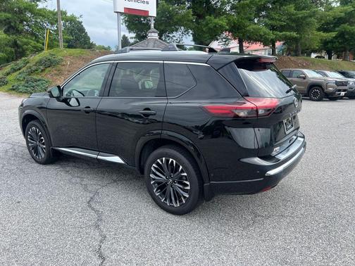 2025 Nissan Rogue Platinum