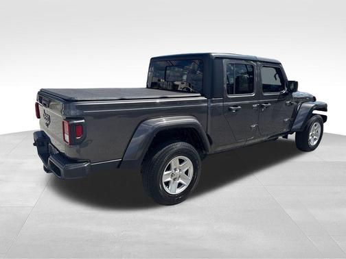 2022 Jeep Gladiator Sport S
