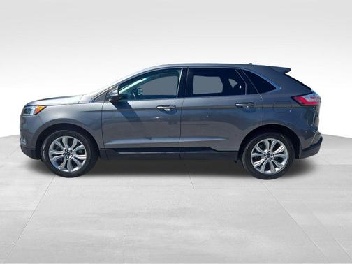 Gray Metallic 2022 Ford Edge Titanium