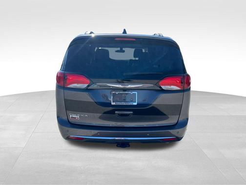 2020 Chrysler Pacifica Touring-L Plus