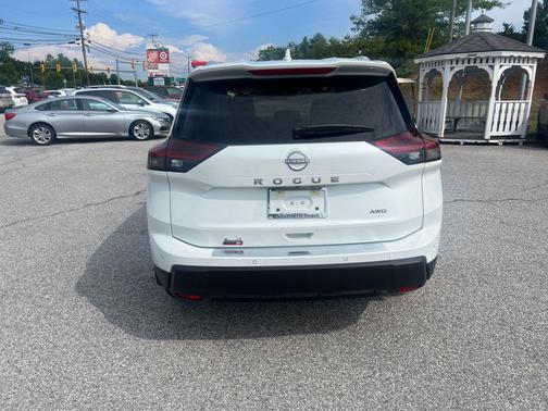 2025 Nissan Rogue SV