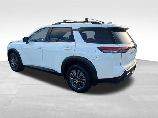 2024 Nissan Pathfinder SV 4WD