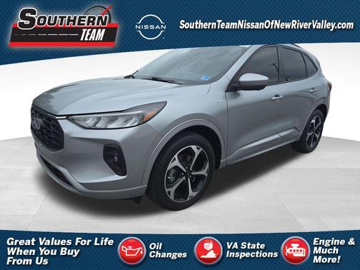 Iconic Silver Metallic 2023 Ford Escape ST-Line Select