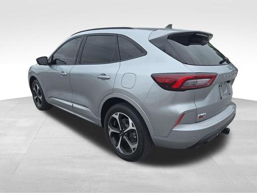 Iconic Silver Metallic 2023 Ford Escape ST-Line Select