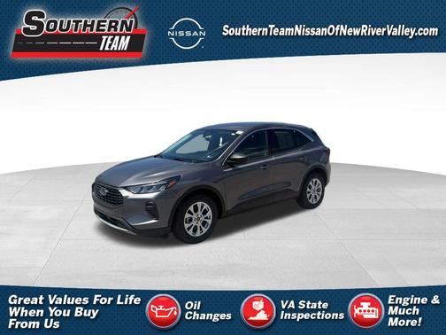 Carbonized Gray Metallic 2023 Ford Escape Active