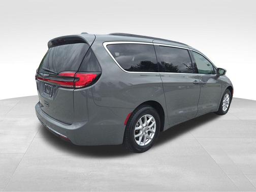 Ceramic Gray Clearcoat 2022 Chrysler Pacifica Touring L