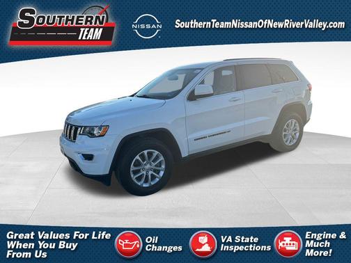 Bright White Clearcoat 2022 Jeep Grand Cherokee Laredo