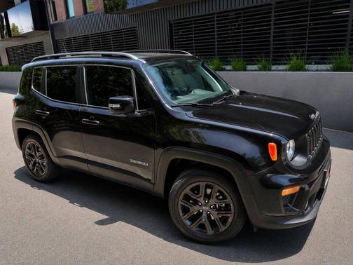 Black Clearcoat 2019 Jeep Renegade Altitude