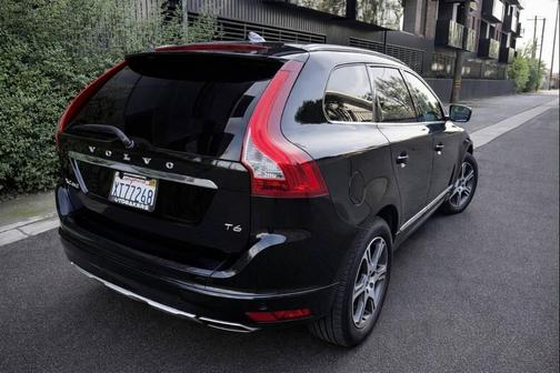 2015 Volvo XC60 T6 Platinum