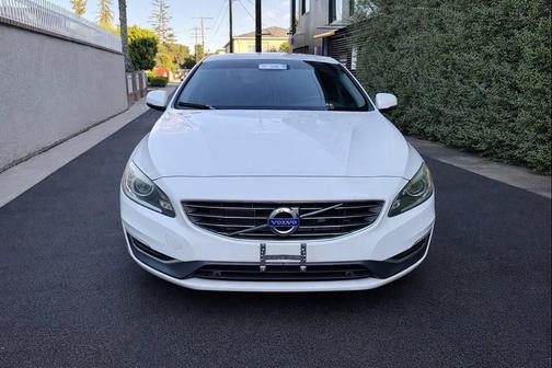 2018 Volvo S60 Inscription T5 Platinum