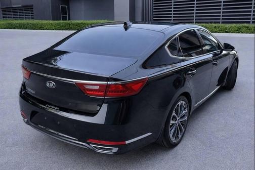 2017 Kia Cadenza Technology